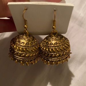 Earrings indian/pakistani jhumkay